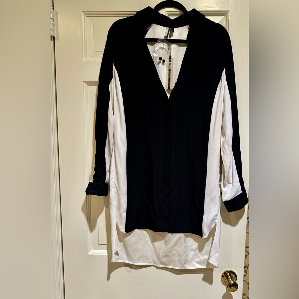 Women’s Topshop color block high low button down shirt. Size 6. NEW WITH TAGS!